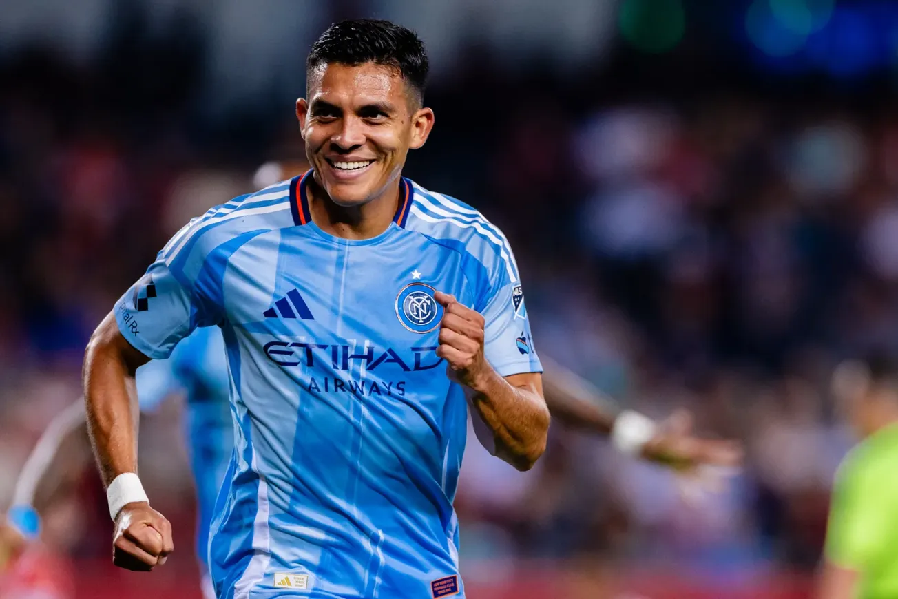 Alonso Martínez undergoes surgery for knee injury suffered on int'l duty with Costa Rica